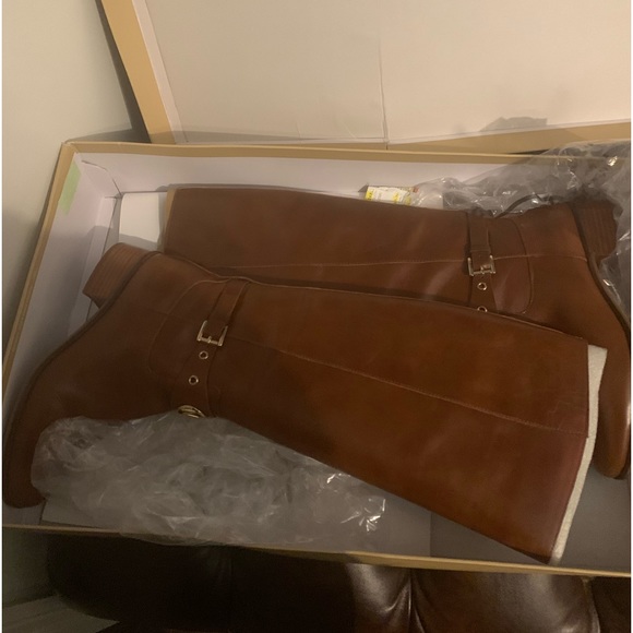 Michael Kors Heather Boots - Picture 5 of 5